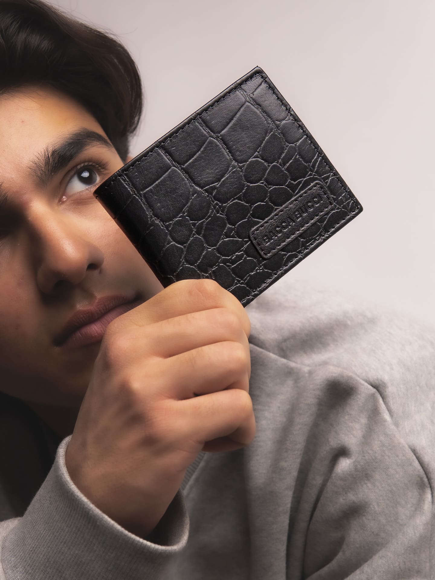 Bacca Bucci Premium Gift Combo: Classic Wallet & Stylish Belt in Elegant Wooden Box - Image 6