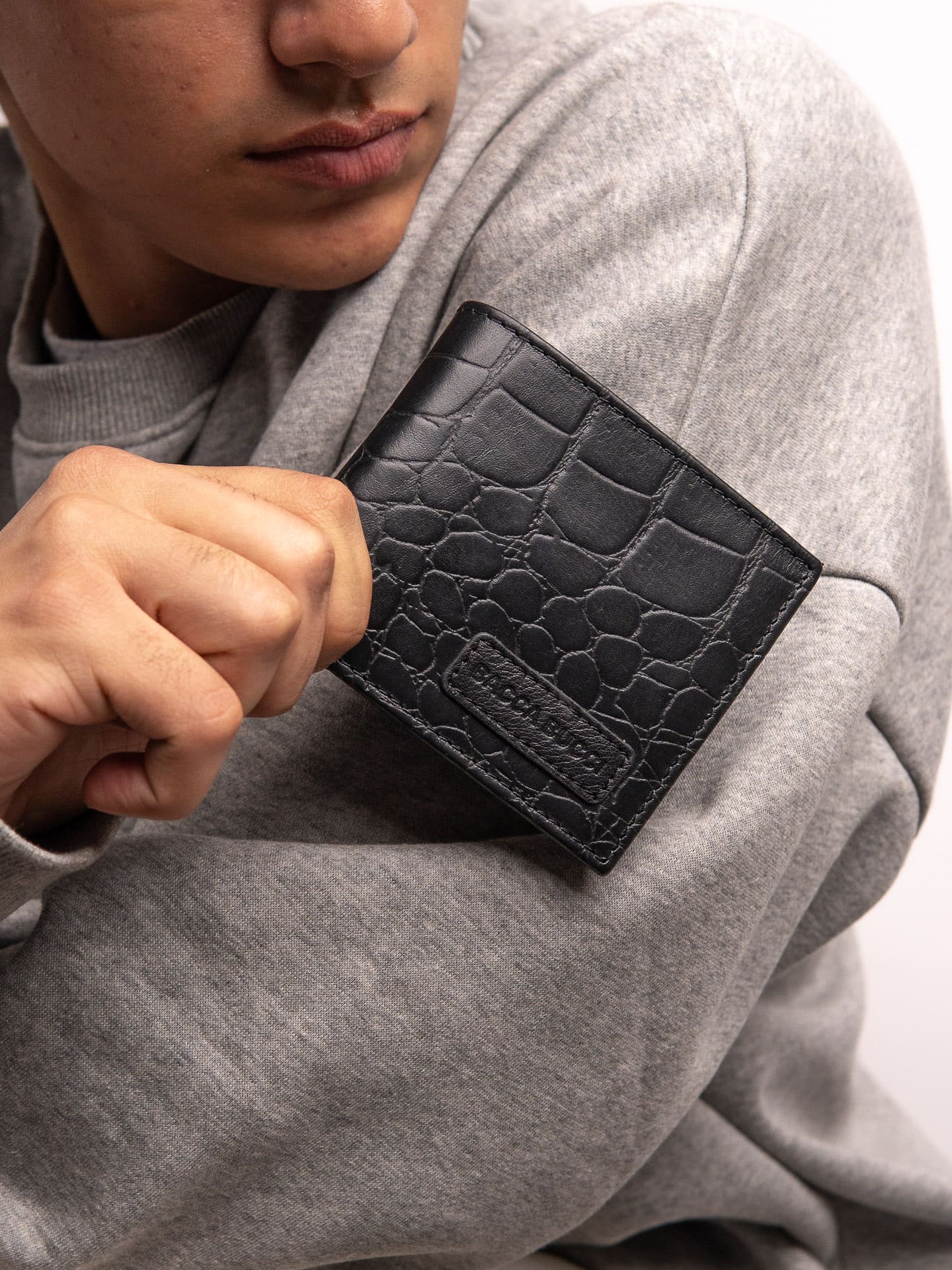 Bacca Bucci Premium Gift Combo: Classic Wallet & Stylish Belt in Elegant Wooden Box - Image 7
